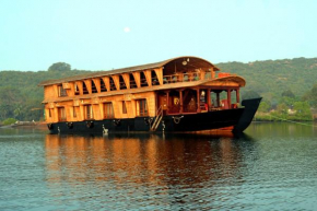 Houseboat room for 3 in Siolim, by GuestHouser